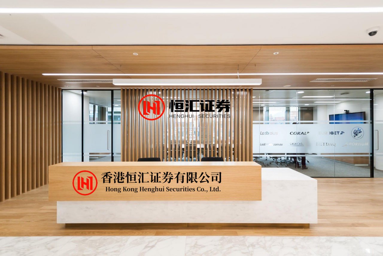 安全配资 皇马新援卡雷拉斯接过18号战袍，历史使命重任_伯纳乌_号码_效力